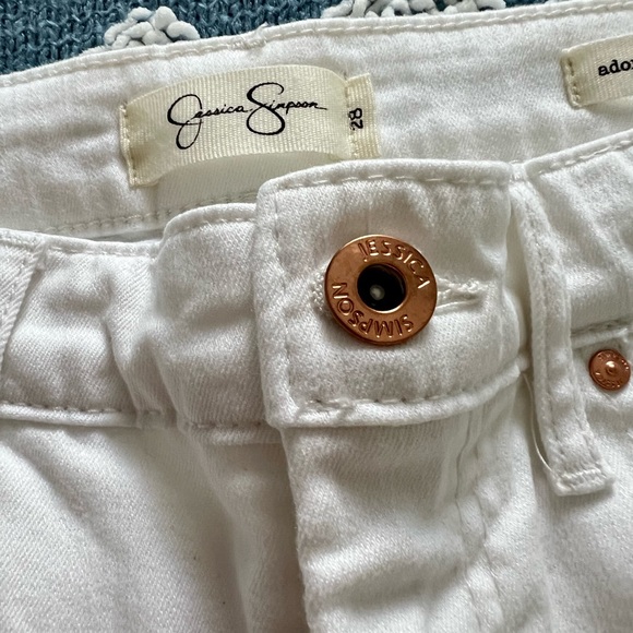 Jessica Simpson Distressed White Skinny Jeans around the knee area. - Picture 3 of 3